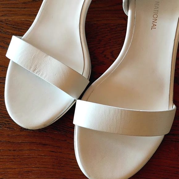CNC Costume National Elegant White Ankle Strappy Sandals - Picture 3 of 10